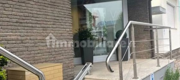 Propiedad comercial de 1 habitación en San Michele all'Adige, Italy No. 321200 2