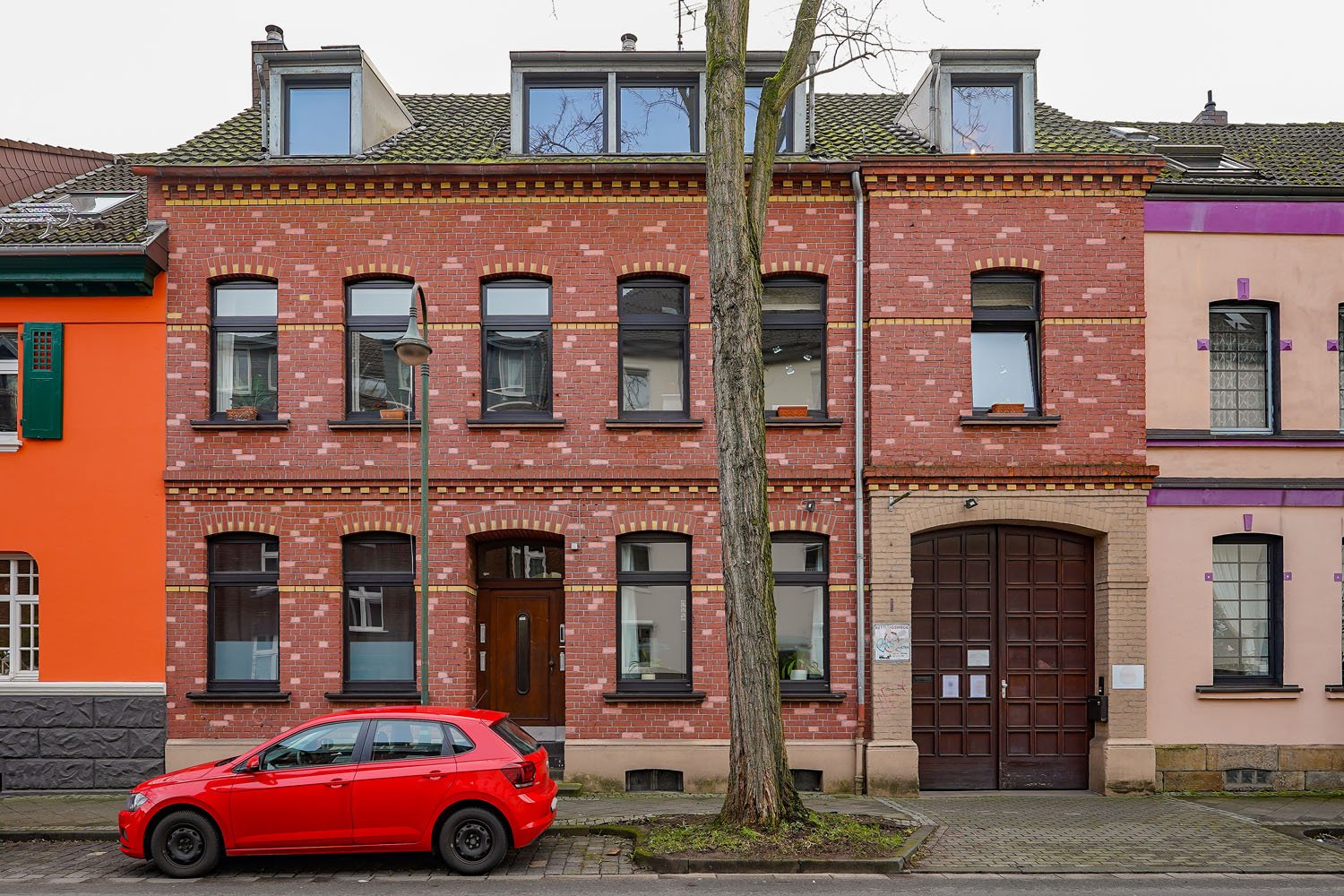 5 bedrooms Building in Dusseldorf, Germany No. 28861