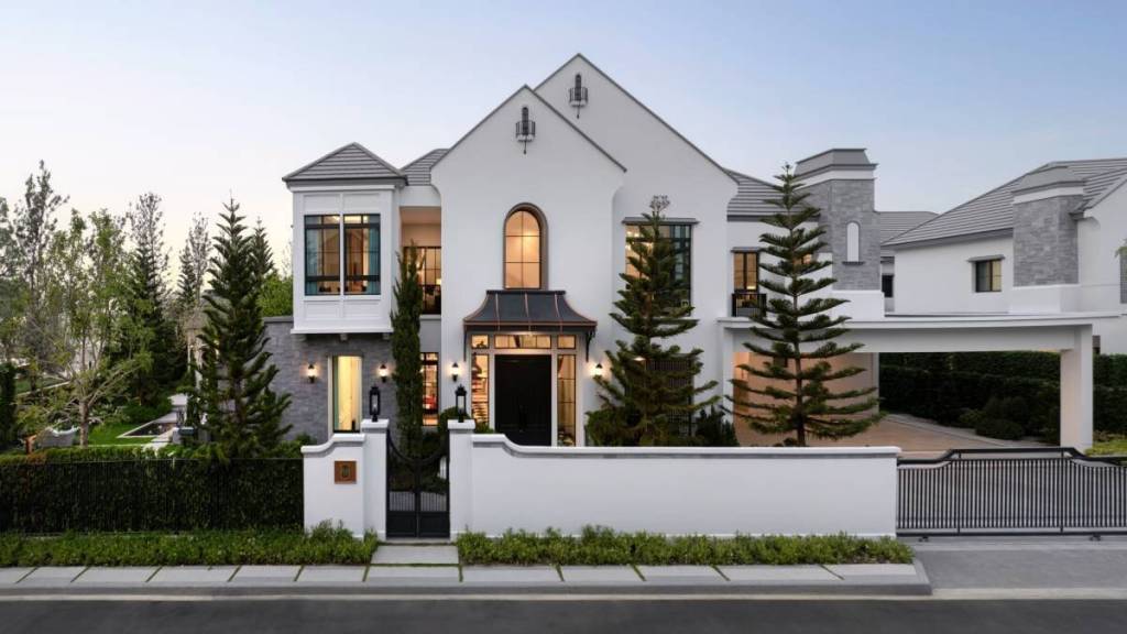 Casa de 5 dormitorios en Bang Kaeo, Thailand No. 21517