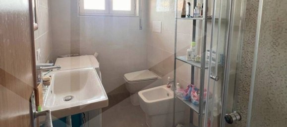 5 rooms Apartment in Vico del Gargano, Italy No. 22965 3