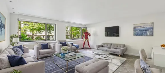 3 bedrooms Apartment in Paris, France No. 171974 5