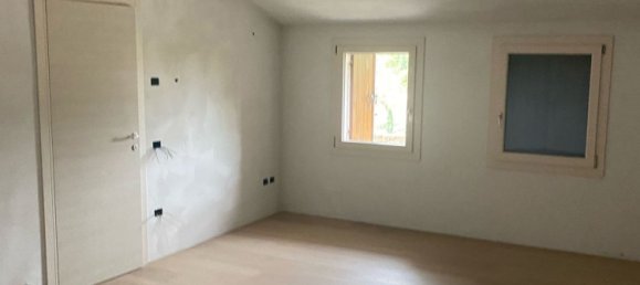 4 rooms Villa in Vedelago, Italy No. 255800 6