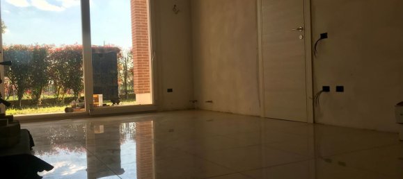 4 rooms Villa in Vedelago, Italy No. 255800 2