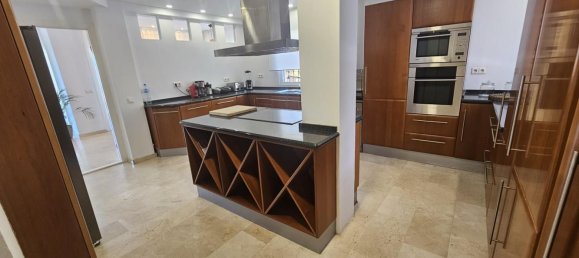 Villa de 5 dormitorios en Benalmádena, Spain No. 140100 16