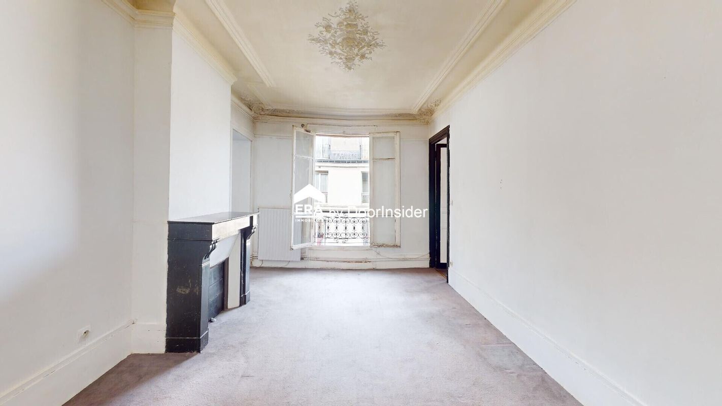 2 bedrooms Apartment in Paris, France No. 181773