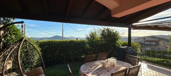 3 Schlafzimmer Wohnung in Magione, Italy, Nr. 339749 8