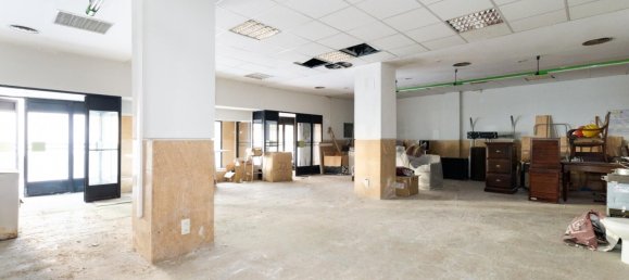 226m² Commercial property in Santa Fe, Spain No. 188853 15