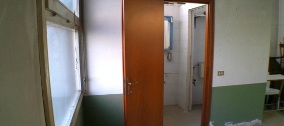 320m² Warehouse in Vanzaghello, Italy No. 160692 9