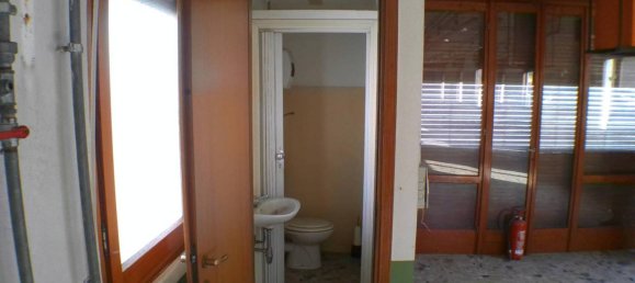 320m² Warehouse in Vanzaghello, Italy No. 160692 23