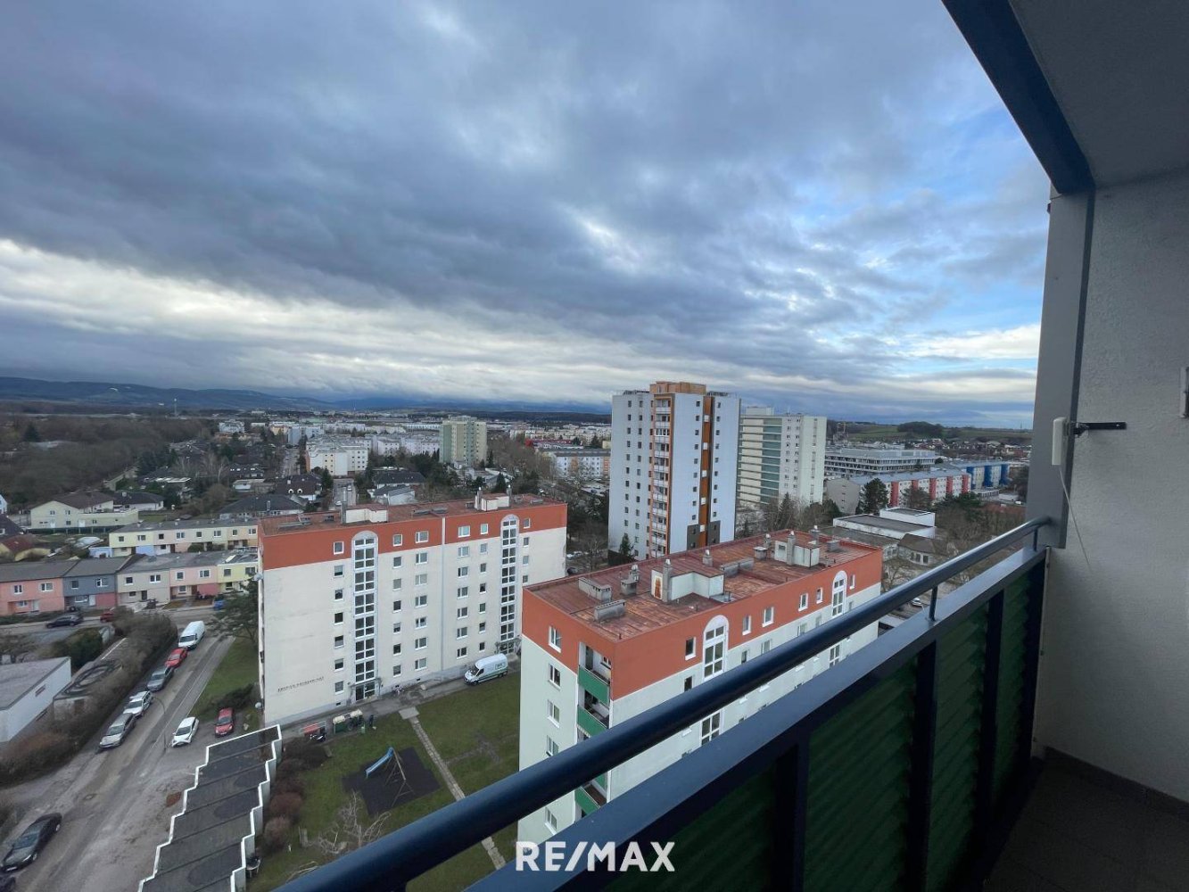 Apartamento de 4 habitaciónes en St. Polten, Austria No. 171696