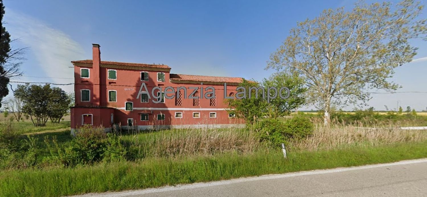 Casa de 3 dormitorios en Caorle, Italy No. 338608