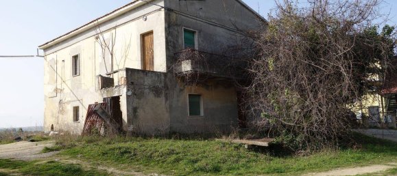 8 bedrooms House in Pescara, Italy No. 12579 2