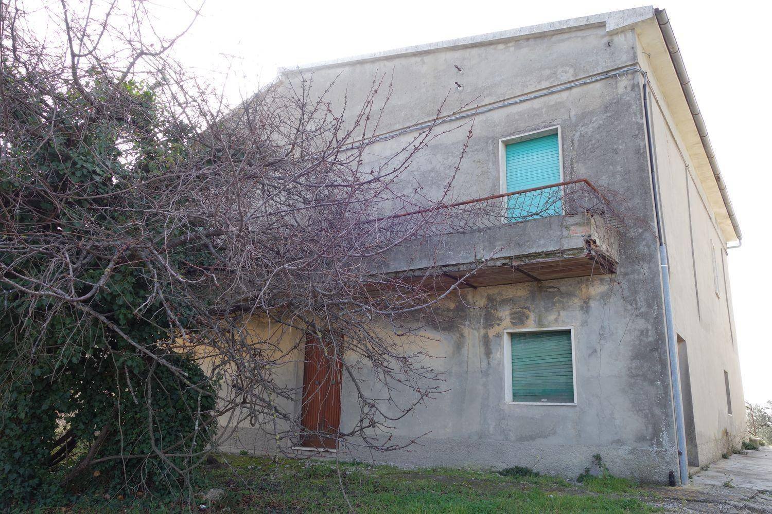 8 bedrooms House in Pescara, Italy No. 12579