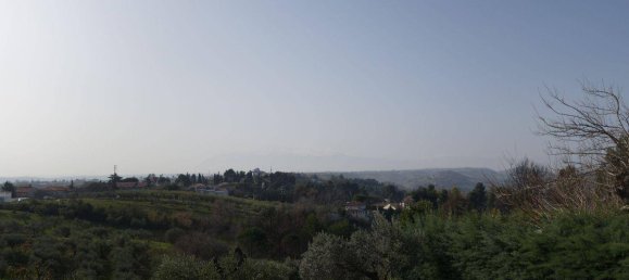 8 bedrooms House in Pescara, Italy No. 12579 5