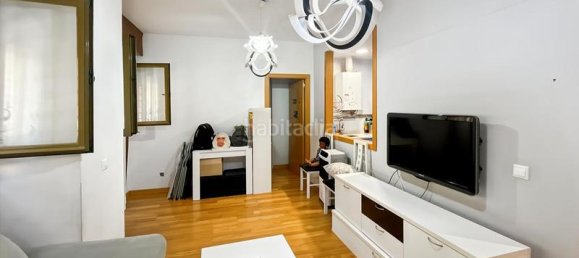 Apartamento de 2 dormitorios en Madrid, Spain No. 180920 4