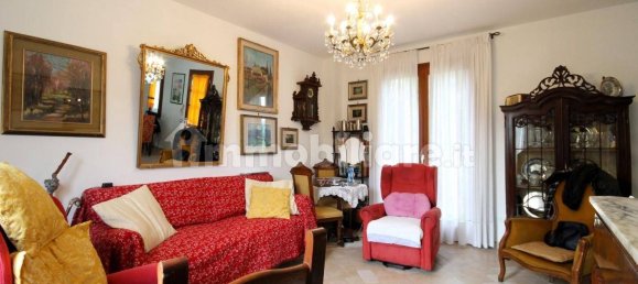 2 bedrooms Villa in Lucca, Italy No. 48013 10
