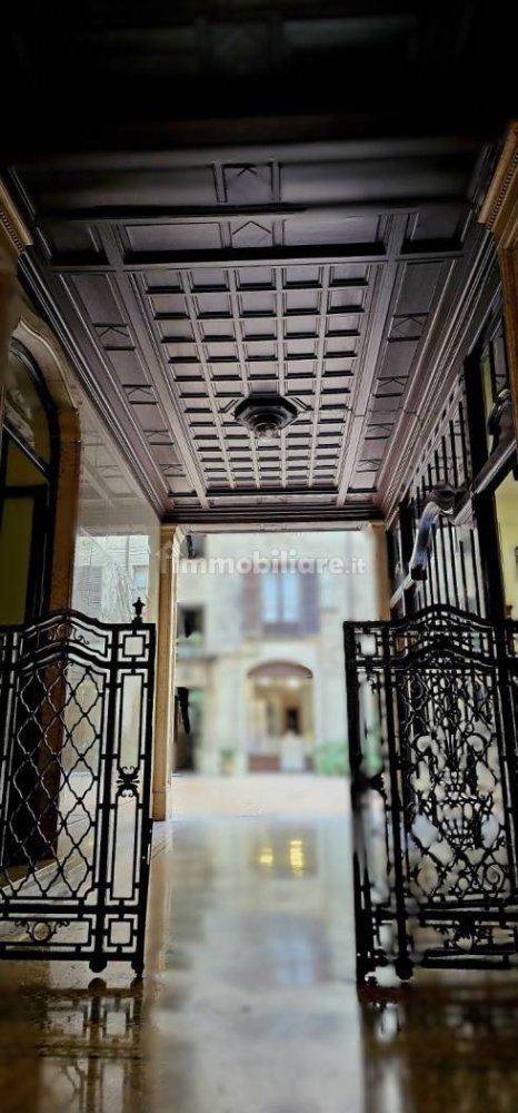 2 bedrooms Apartment in Milan, Italy No. 303060