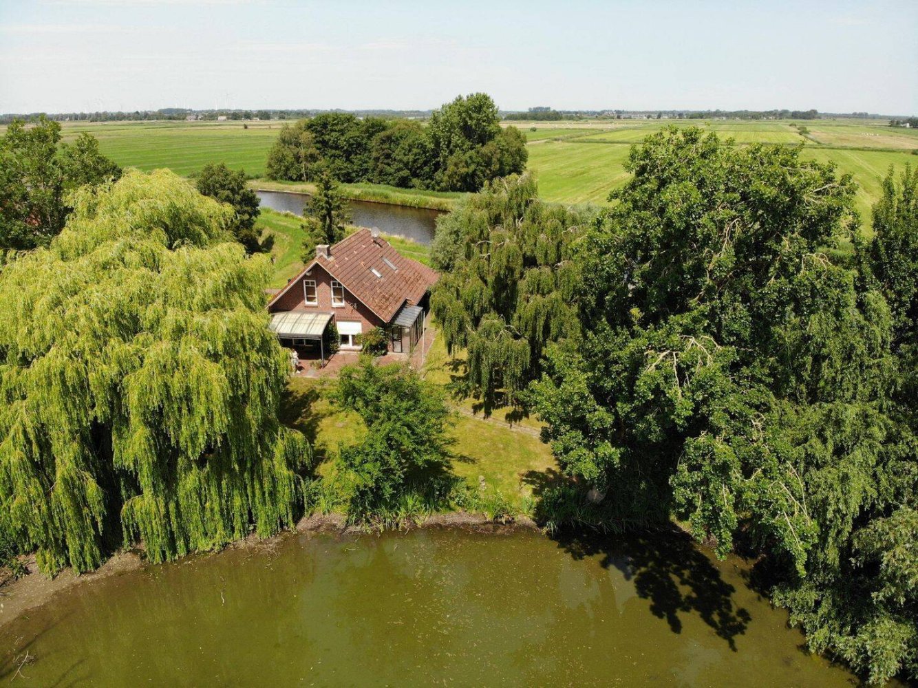 Дом с 4 спальнями в Аурих, Германия № 263095