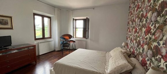 Дом с 6 комнатами в Монтекозаро, Италия № 74719 14