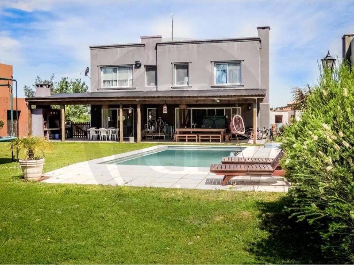 3 bedrooms House in Tigre, Argentina No. 20567