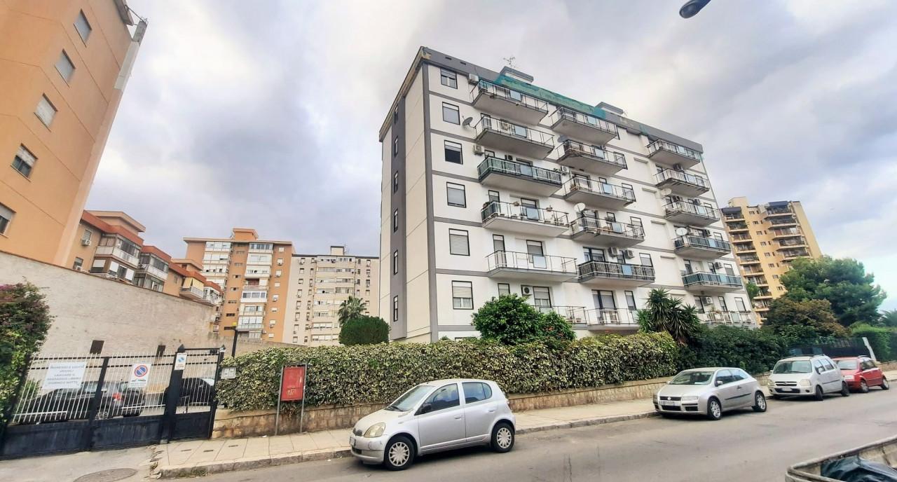 Apartamento de 4 habitaciónes en Palermo, Italy No. 15577