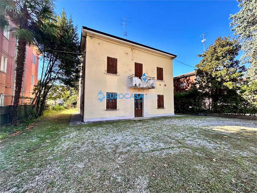 4 bedrooms House in Carpi, Italy No. 61281