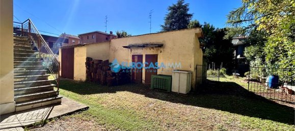 4 bedrooms House in Carpi, Italy No. 61281 11