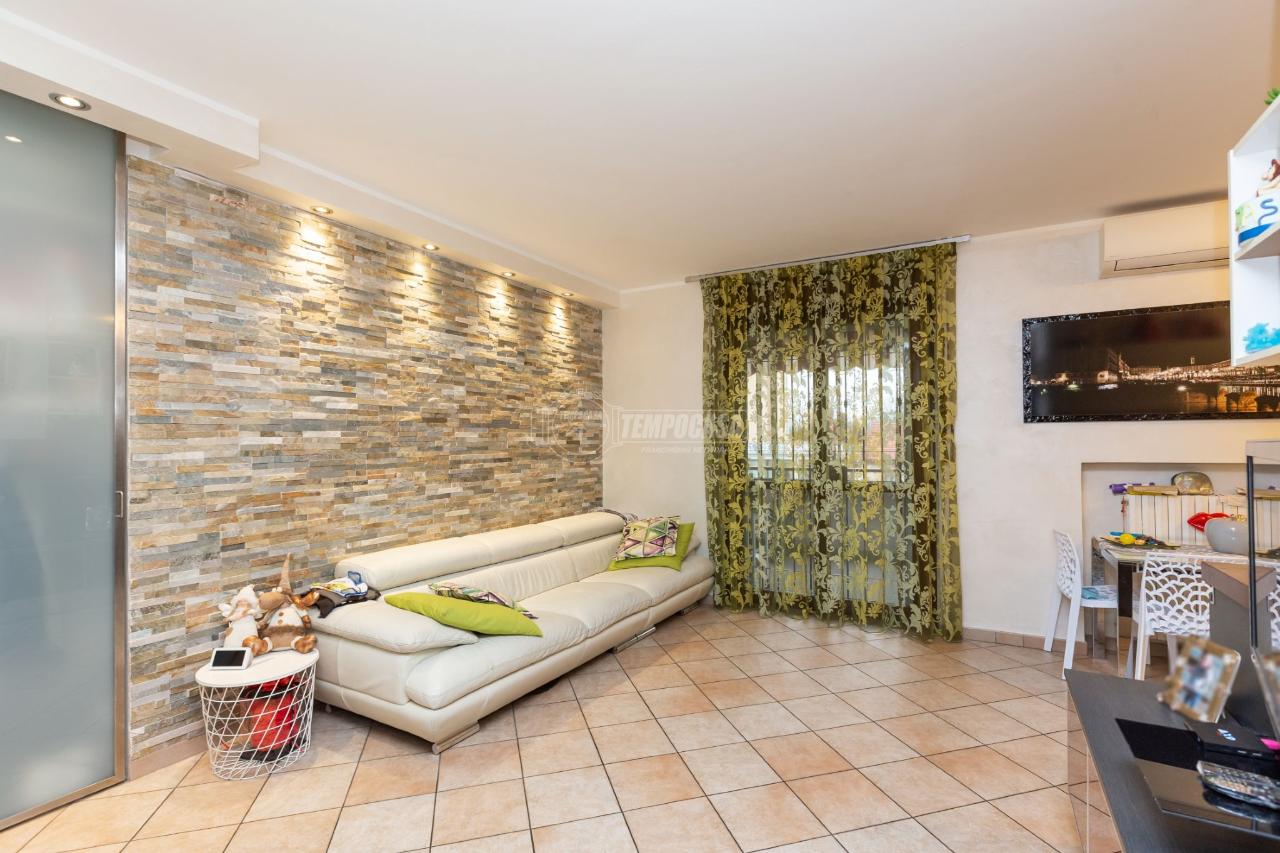3 rooms Apartment in Turin, Italy No. 30492