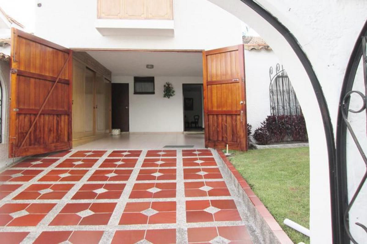 4 bedrooms House in Bogota, Colombia No. 11377