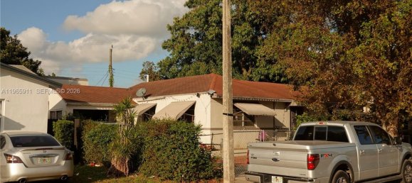 5 dormitorios villa en venta en Miami, Miami-Dade, Florida, USA № 615612 2