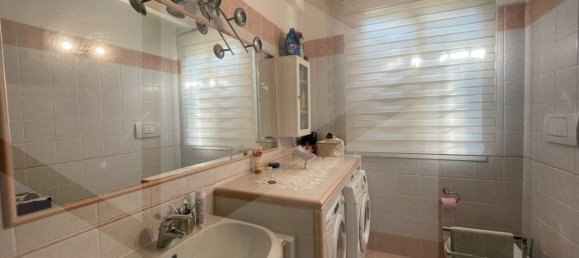 6 rooms Duplex in Modena, Italy No. 28674 4