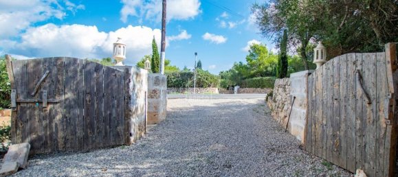 4 bedrooms Finca in Sant Lluis, Spain No. 1456 5