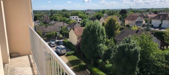 2 Schlafzimmer Wohnung in La Chapelle-Saint-Luc, France, Nr. 48504 3