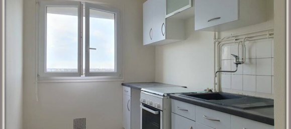 2 Schlafzimmer Wohnung in La Chapelle-Saint-Luc, France, Nr. 48504 8