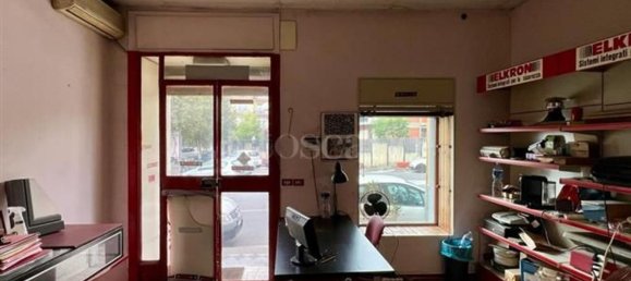 4 rooms Commercial property in Catania, Italy No. 162556 3