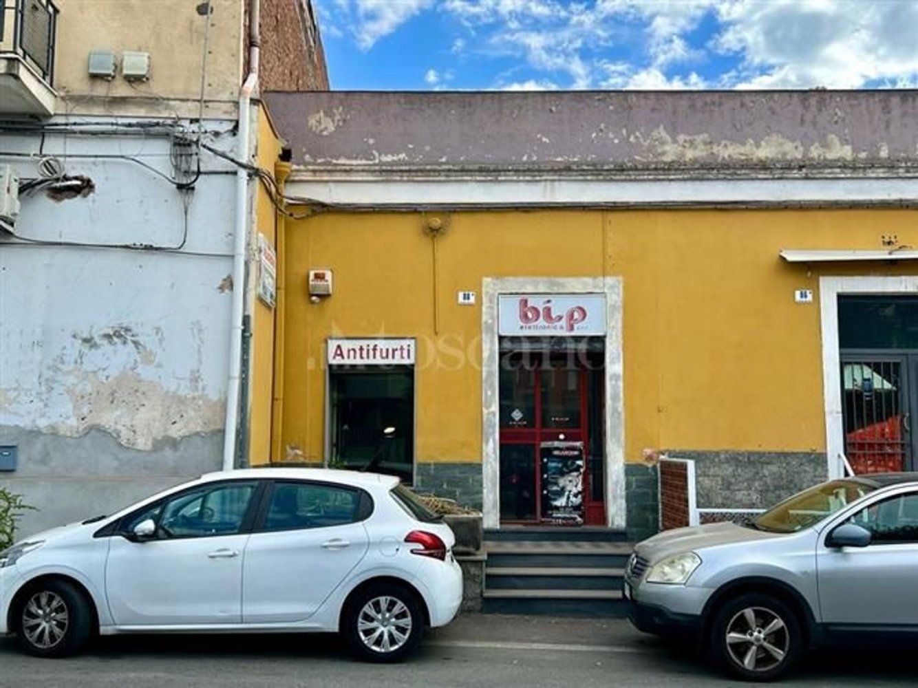 4 rooms Commercial property in Catania, Italy No. 162556
