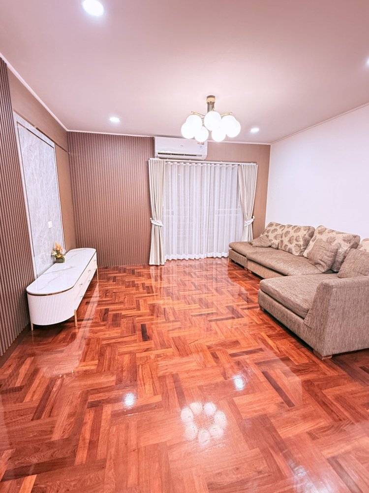 2 bedrooms Condo in Samut Prakan, Thailand No. 70255