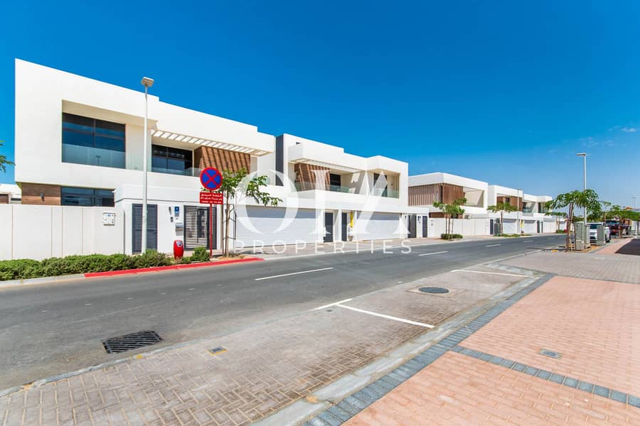 4 bedrooms Villa in Yas Island, UAE No. 25818