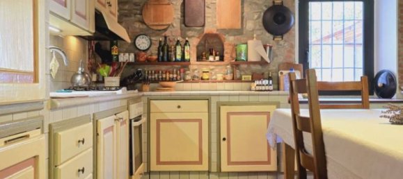 6 bedrooms House in Gazzola, Italy No. 282045 20