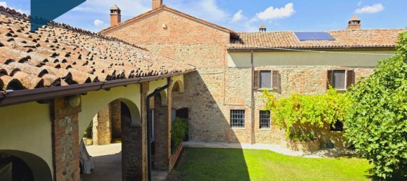 6 bedrooms House in Gazzola, Italy No. 282045 17