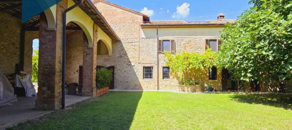 6 bedrooms House in Gazzola, Italy No. 282045 10