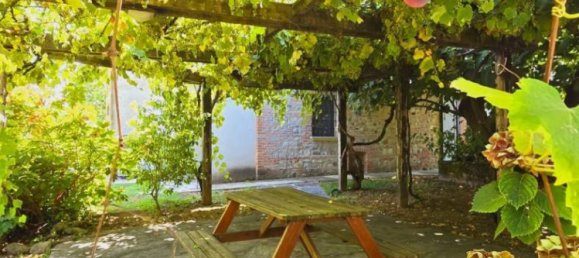 6 bedrooms House in Gazzola, Italy No. 282045 14