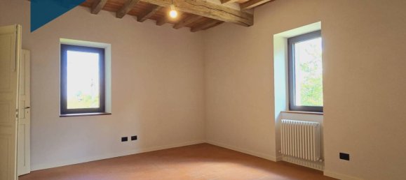 6 bedrooms House in Gazzola, Italy No. 282045 32