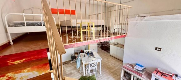 2 Schlafzimmer Wohnung in Naples, Italy, Nr. 272646 16