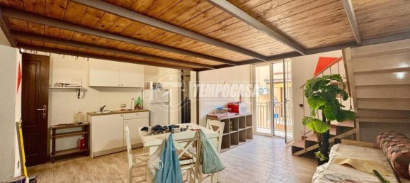 2 Schlafzimmer Wohnung in Naples, Italy, Nr. 272646 3