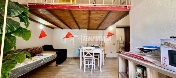 2 Schlafzimmer Wohnung in Naples, Italy, Nr. 272646 6