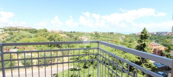 Квартира с 2 спальнями в Ортона, Италия № 293642 4