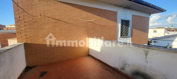 Villa de 3 dormitorios en Fiumicino, Italy No. 172727 32