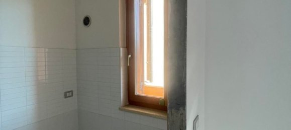 Квартира с 3 комнатами в Кастельфранко ди Сотто, Италия № 299599 6