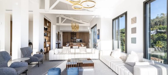 5 bedrooms Villa in Cannes, France No. 92 4